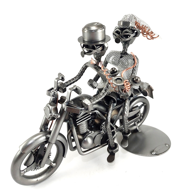 SCULTURA SPOSI IN MOTO - immagine 3