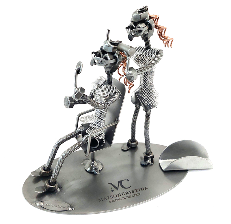 parrucchiera con accessori metal idea.it