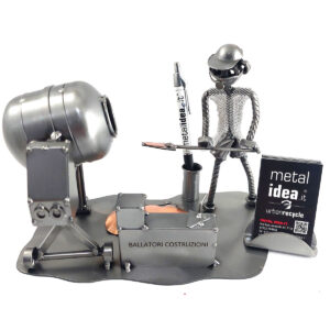 muratore con personalizzazioni metal idea.it