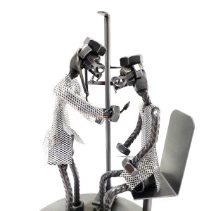 medico dottore con paziente metal idea.it