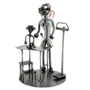 SCULTURA DOTTORESSA PEDIATRA - immagine 3