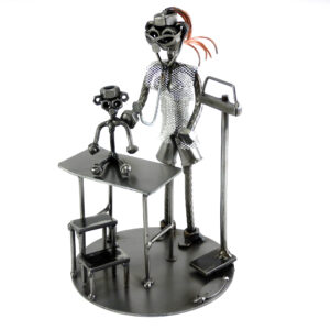 SCULTURA DOTTORESSA PEDIATRA - immagine 5
