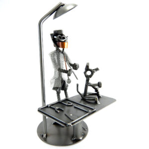 Alternative view of SCULTURA MEDICO VETERINARIO