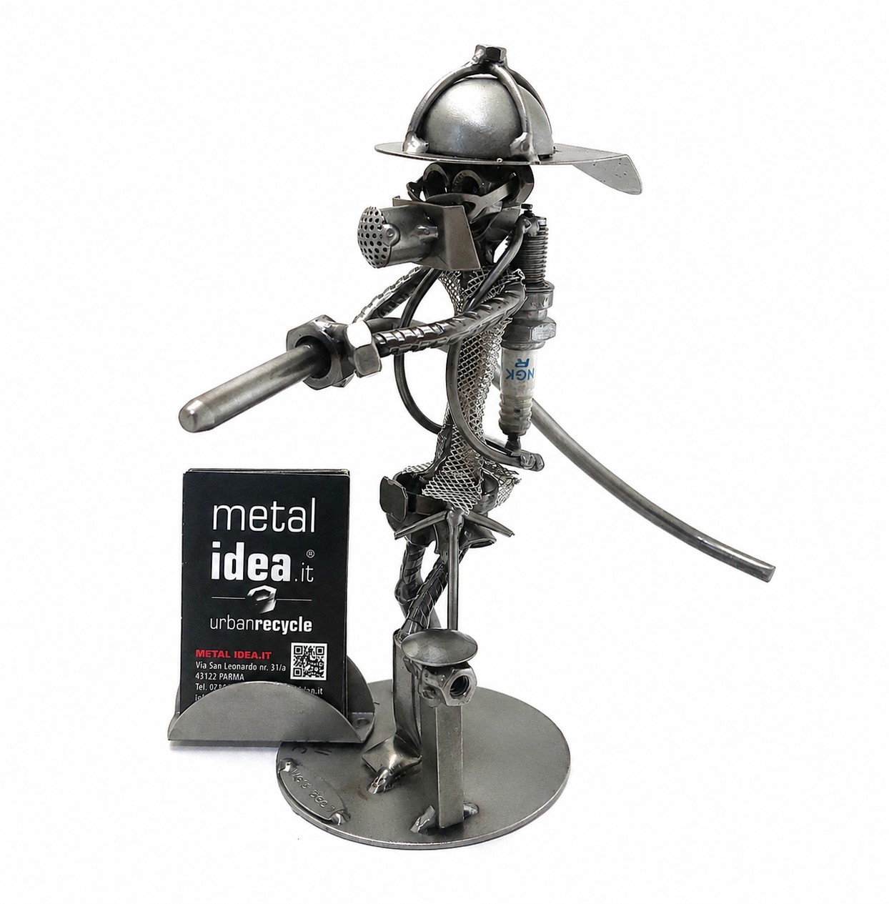 SCULTURA POMPIERE VIGILE DEL FUOCO CON RESPIRATORE - immagine 9