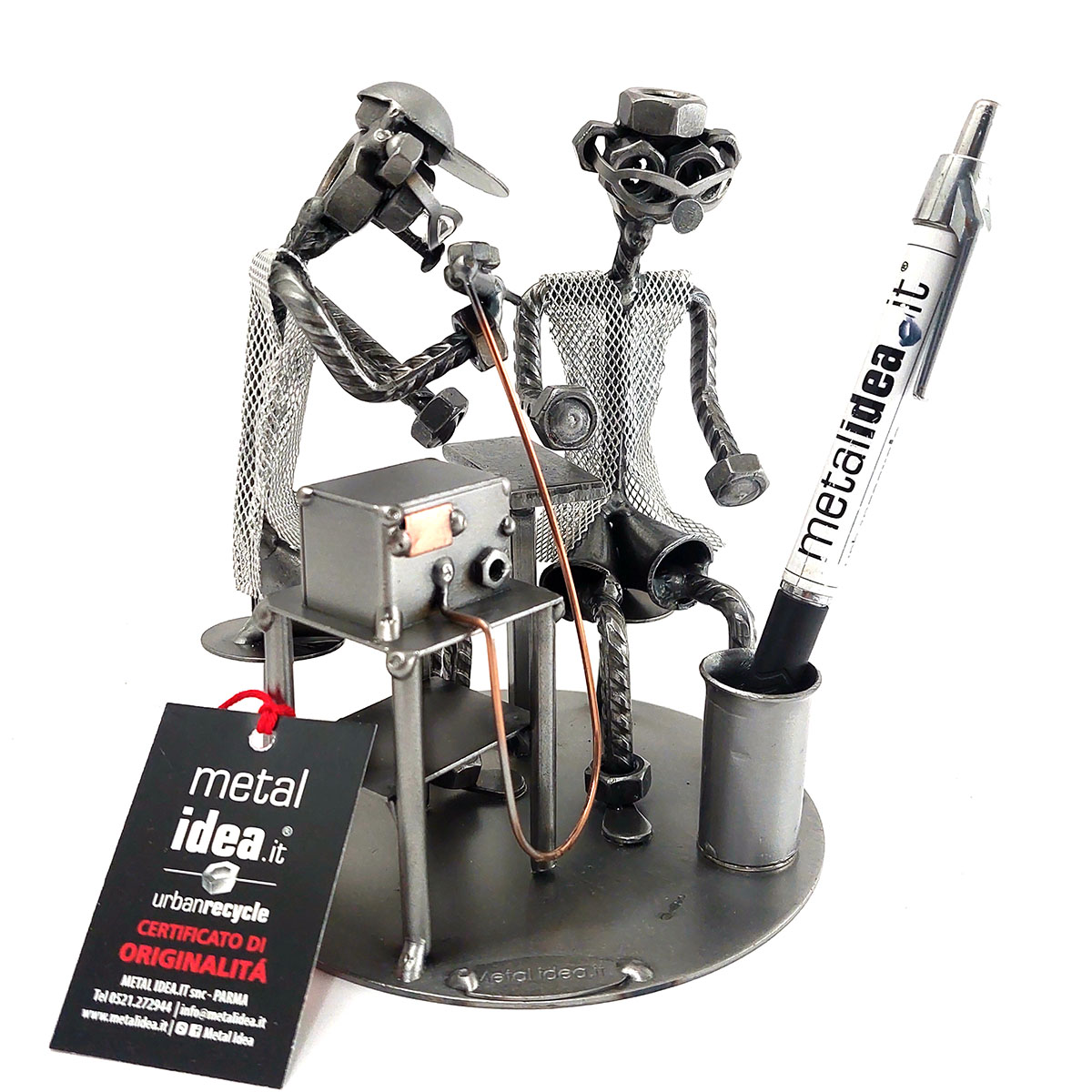 tatuatore con porta penne metal idea.it