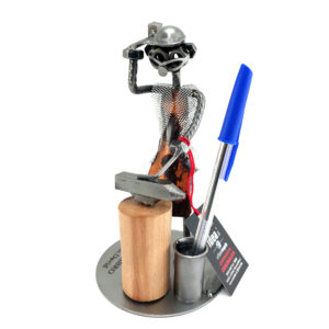 fabbro con personalizzazioni metal idea