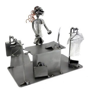 SCULTURA COMMESSA VENDITRICE - immagine 4
