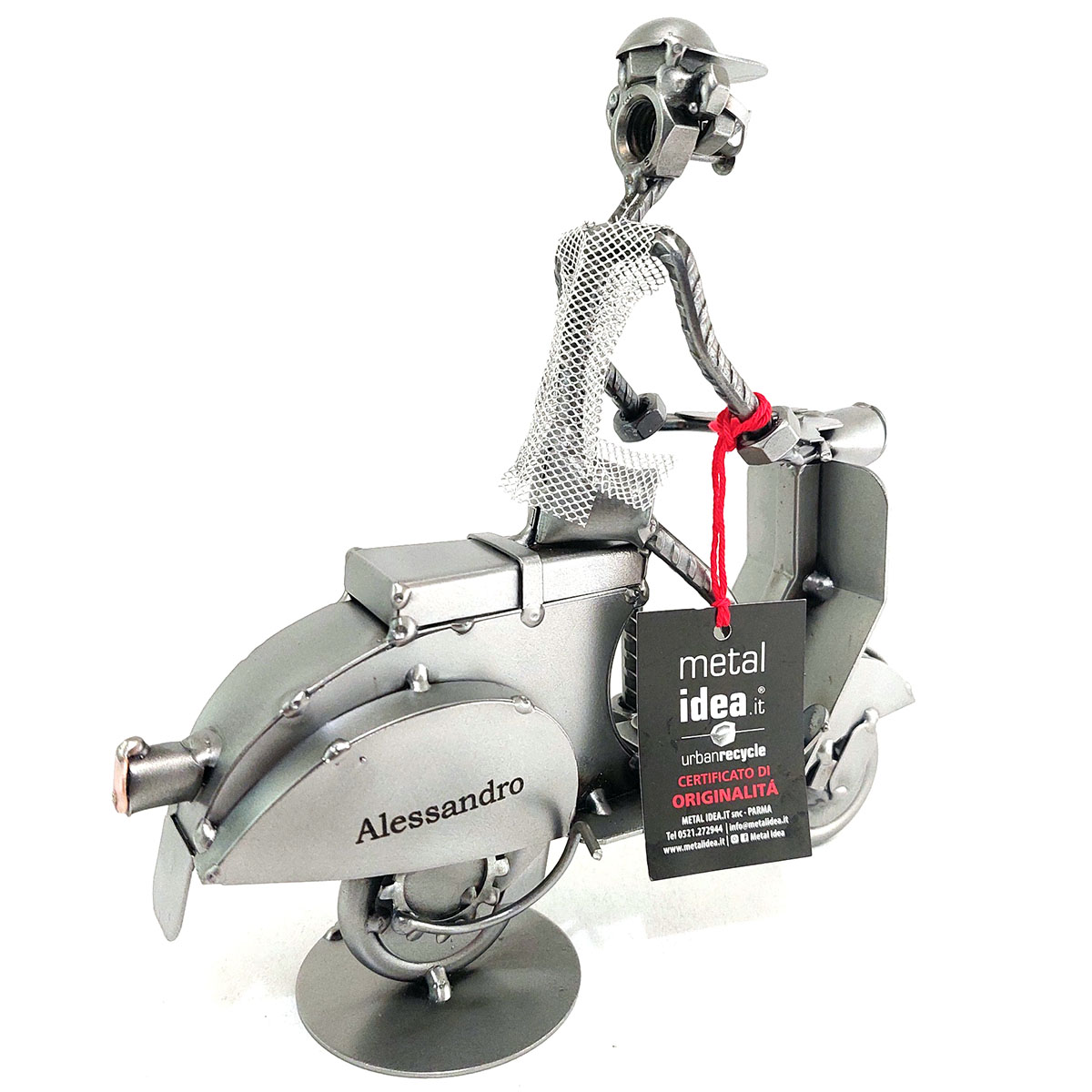 vespa con personaggio con personalizzazione metal idea.it