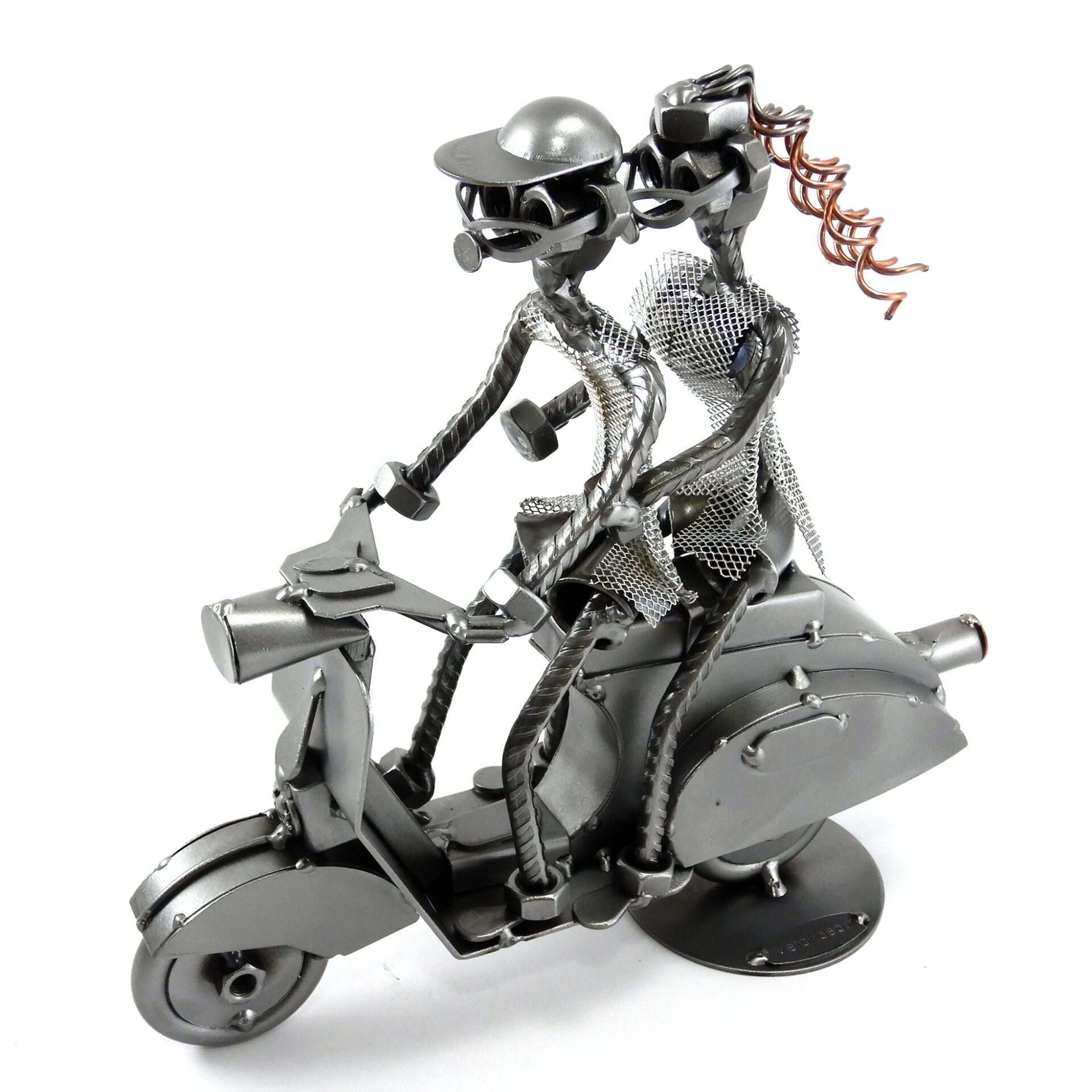 SCULTURA COPPIA SU VESPA - immagine 3