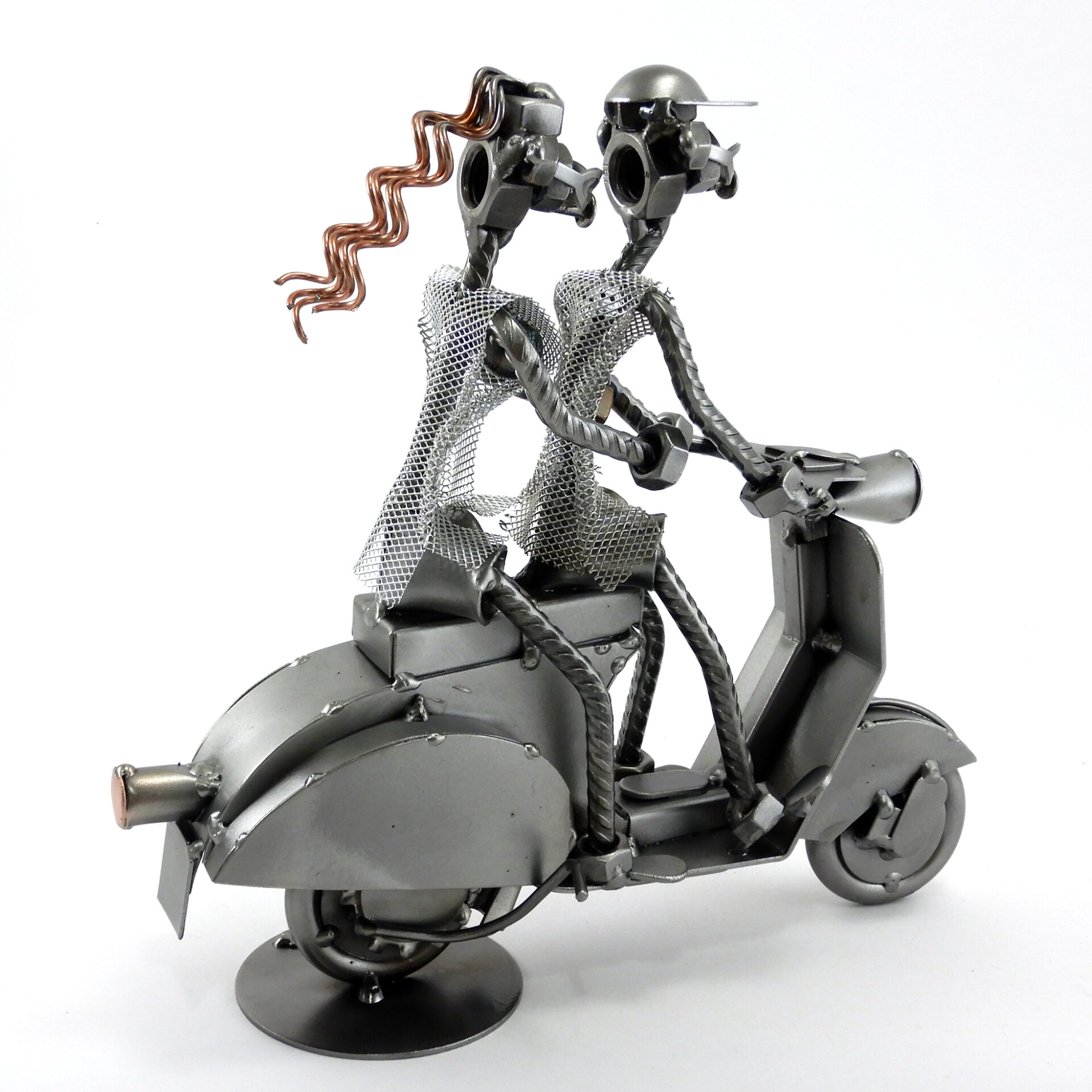 SCULTURA COPPIA SU VESPA - immagine 5