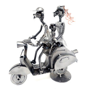 famiglia in vespa metal idea.it