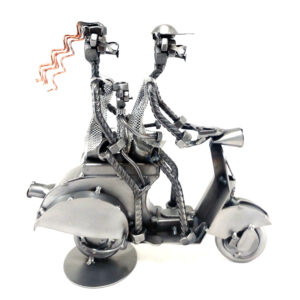 famiglia in vespa metal idea.it
