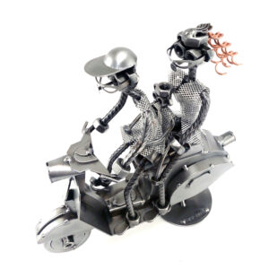 famiglia in vespa metal idea