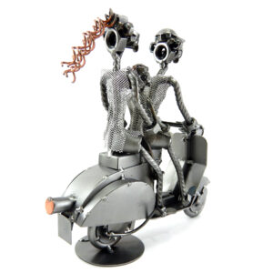 SCULTURA VESPA CON FAMIGLIA - immagine 4