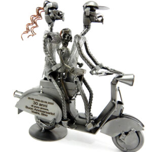 SCULTURA VESPA CON FAMIGLIA - immagine 6
