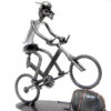 SCULTURA CICLISTA MOUNTAIN BIKE MOUNTAIN BIKE SU SASSO METAL IDEA.IT