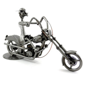 Alternative view of SCULTURA MOTOCICLISTA SU HARLEY CHOPPER