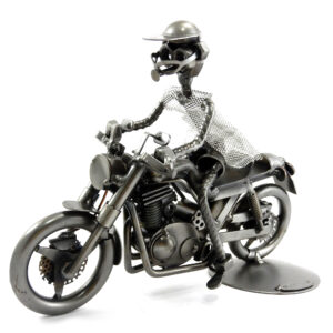 Alternative view of SCULTURA MOTOCICLISTA SU MOTO DA CORSA