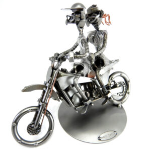 Alternative view of SCULTURA COPPIA SU MOTO CROSS