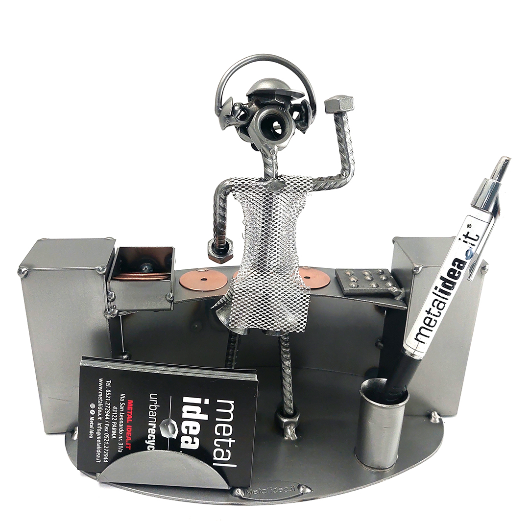 DJ CON ACCESSORI METAL IDEA.IT