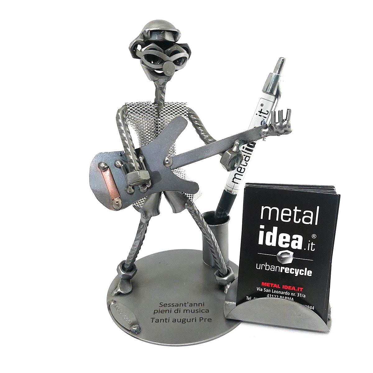 chitarrista rock con personalizzazioni metal idea.it