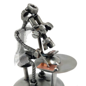 scultura biologo