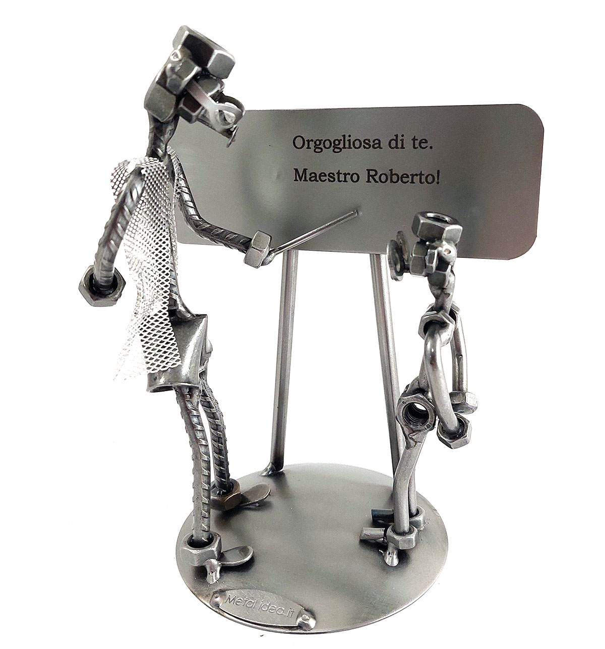 insegnante con personalizzazioni metal idea.it