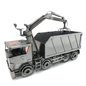 SCULTURA CAMION CON RAGNO - immagine 3