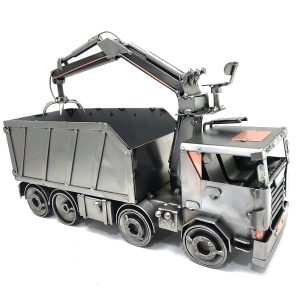 SCULTURA CAMION CON RAGNO - immagine 6